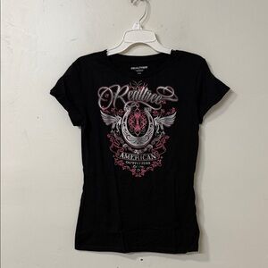 Realtree Women's Black and Pink Graphic Tee
